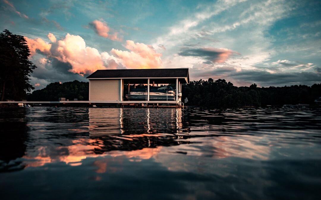 Waterfront Lifestyle Guide: Ocean, Lake or River Living?