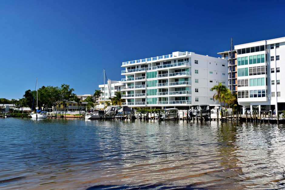 Riparian Rights: Ultimate Guide for Waterfront Homebuyers